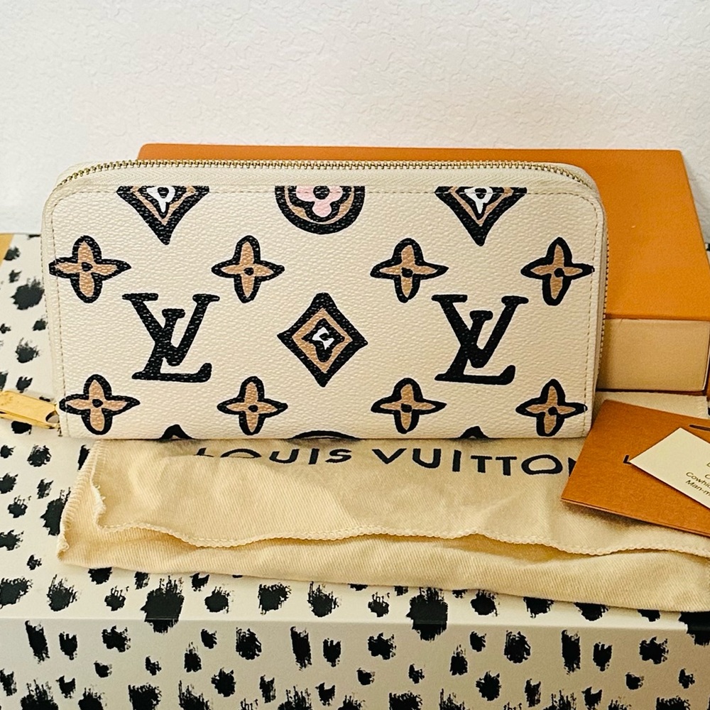 Louis Vuitton Wild At Heart Zippy Wallet